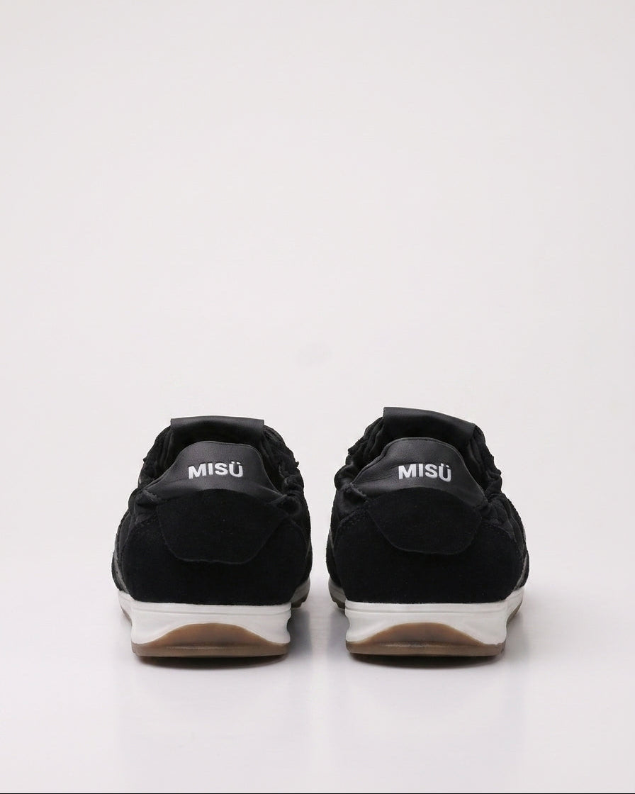 MISÜ 01 - Black